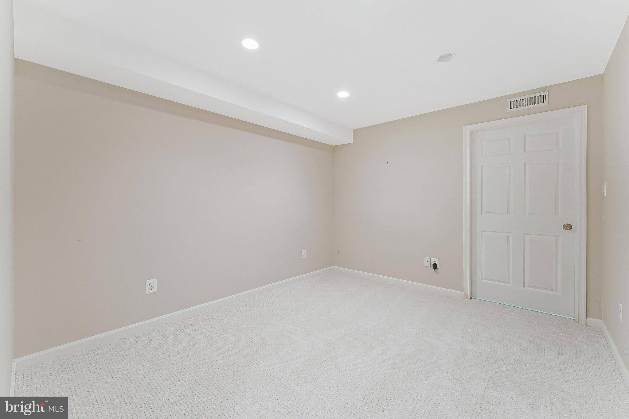 1655 Hunting Ridge Court McLean, VA 22101 - Photo 35 of 38 a view of an empty room