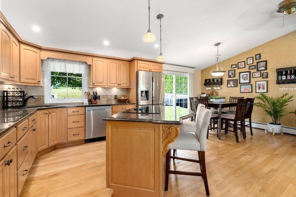 16 Old Farm Road Auburn, MA 01501 - Photo 12 of 42 Gallery Image 12