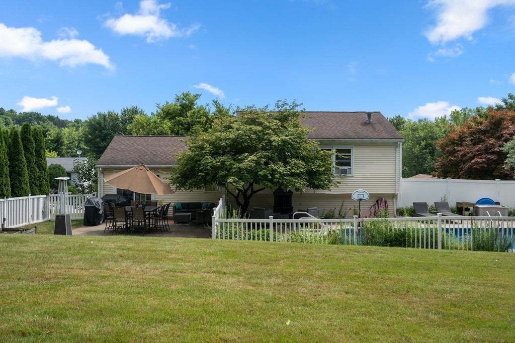 16 Old Farm Road Auburn, MA 01501 - Photo 4 of 42 Gallery Image 4
