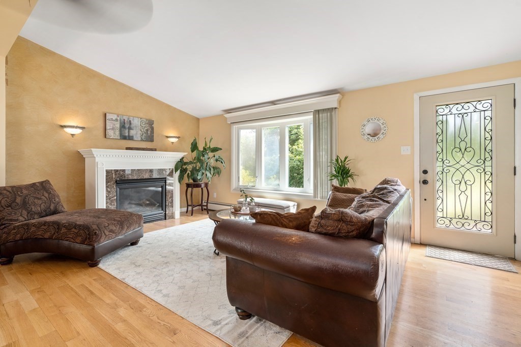 16 Old Farm Road Auburn, MA 01501 - Photo 10 of 42 Gallery Image 10