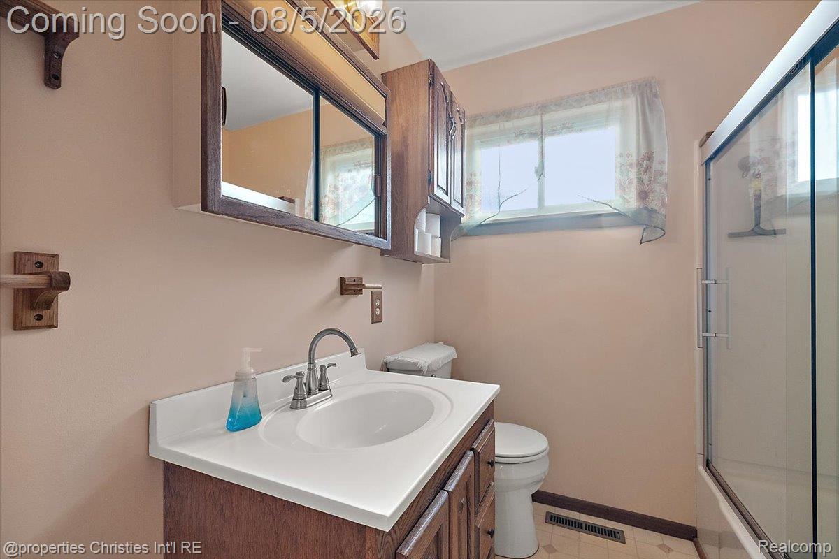 14048 North Belsay Road Millington, MI 48746 - Photo 31 of 65 46-14048 Belsay-48.jpg