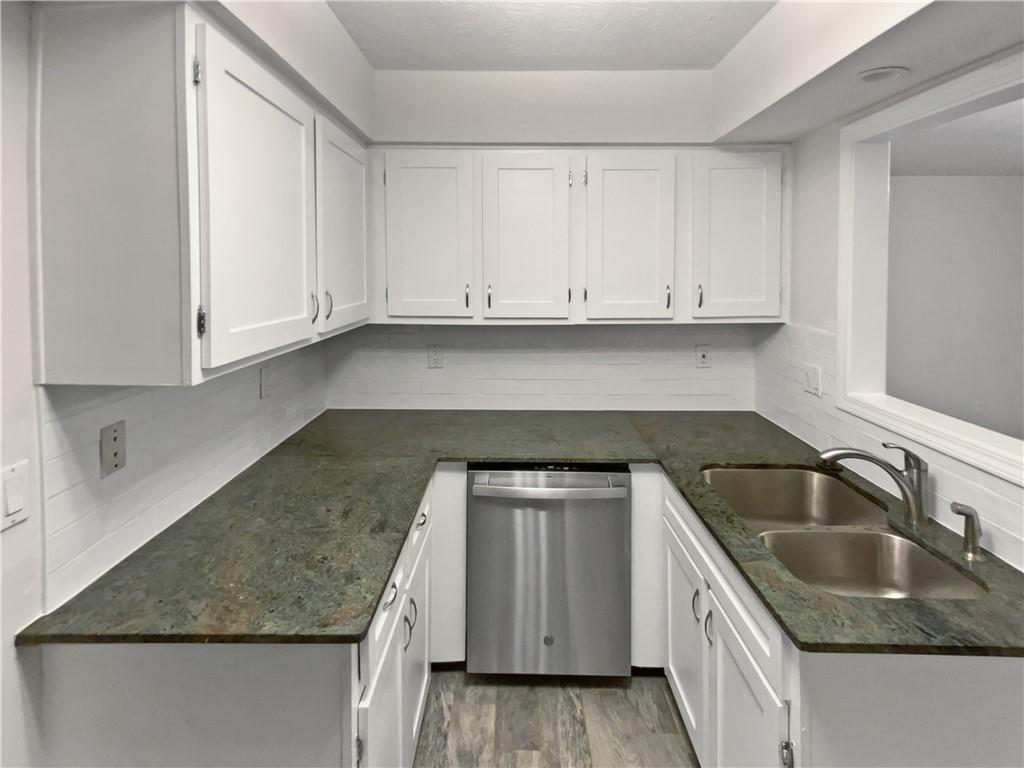 309 Quail Run Roswell, GA 30076 - Photo 6 of 17