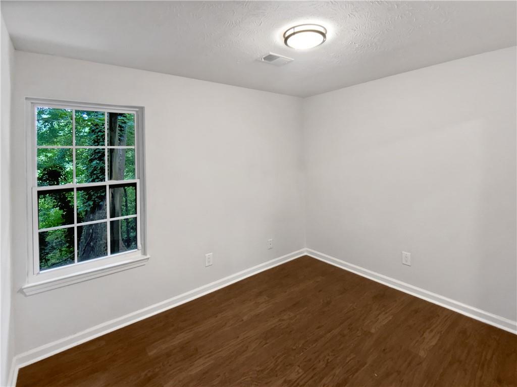 309 Quail Run Roswell, GA 30076 - Photo 8 of 17