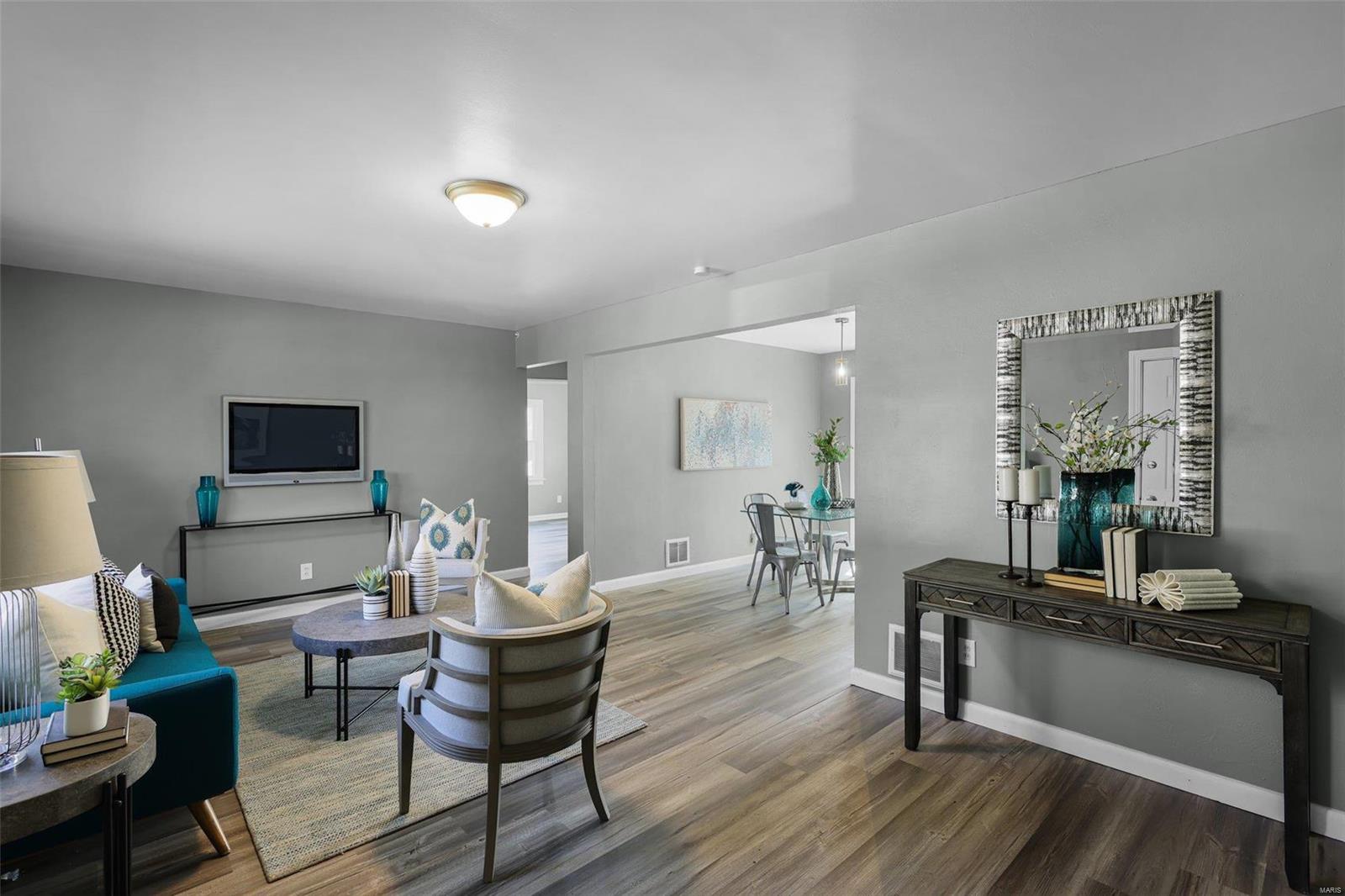 180 Bascom Drive St. Louis, MO 63135 - Photo 3 of 16