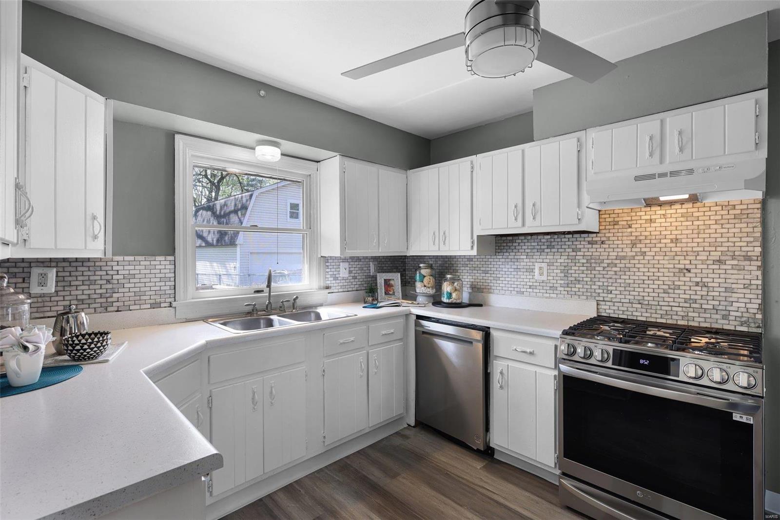 180 Bascom Drive St. Louis, MO 63135 - Photo 7 of 16