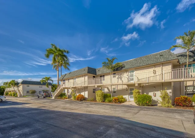 $375,000 | 3601 South Ocean Boulevard, Unit 307, South Palm Beach, FL 33480