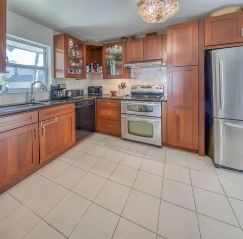 $375,000 | 3601 South Ocean Boulevard, Unit 307, South Palm Beach, FL 33480