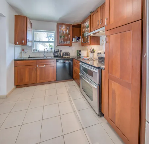 $375,000 | 3601 South Ocean Boulevard, Unit 307, South Palm Beach, FL 33480