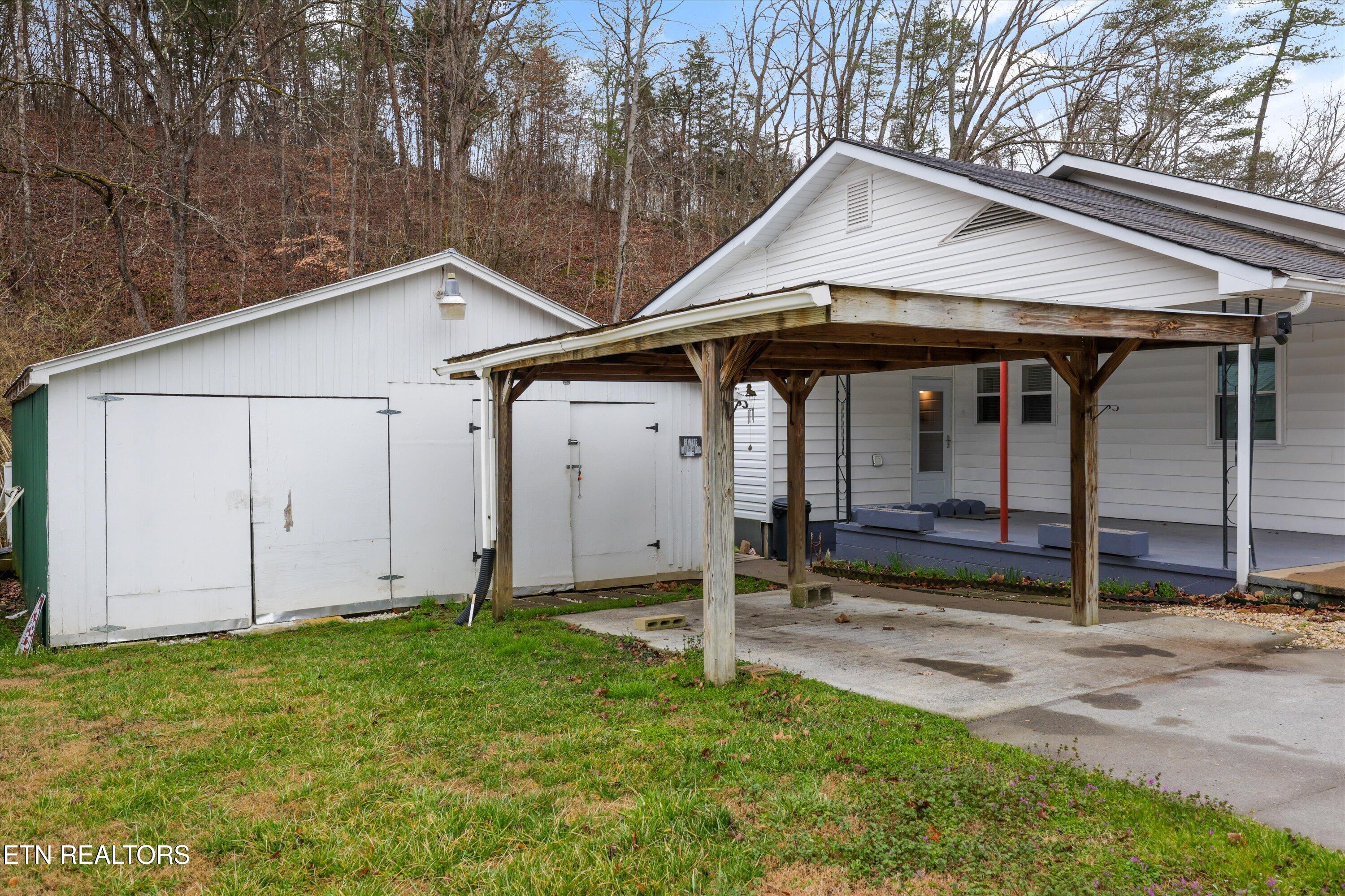 417 Allensville Road Sevierville, TN 37876 - Photo 4 of 37 02