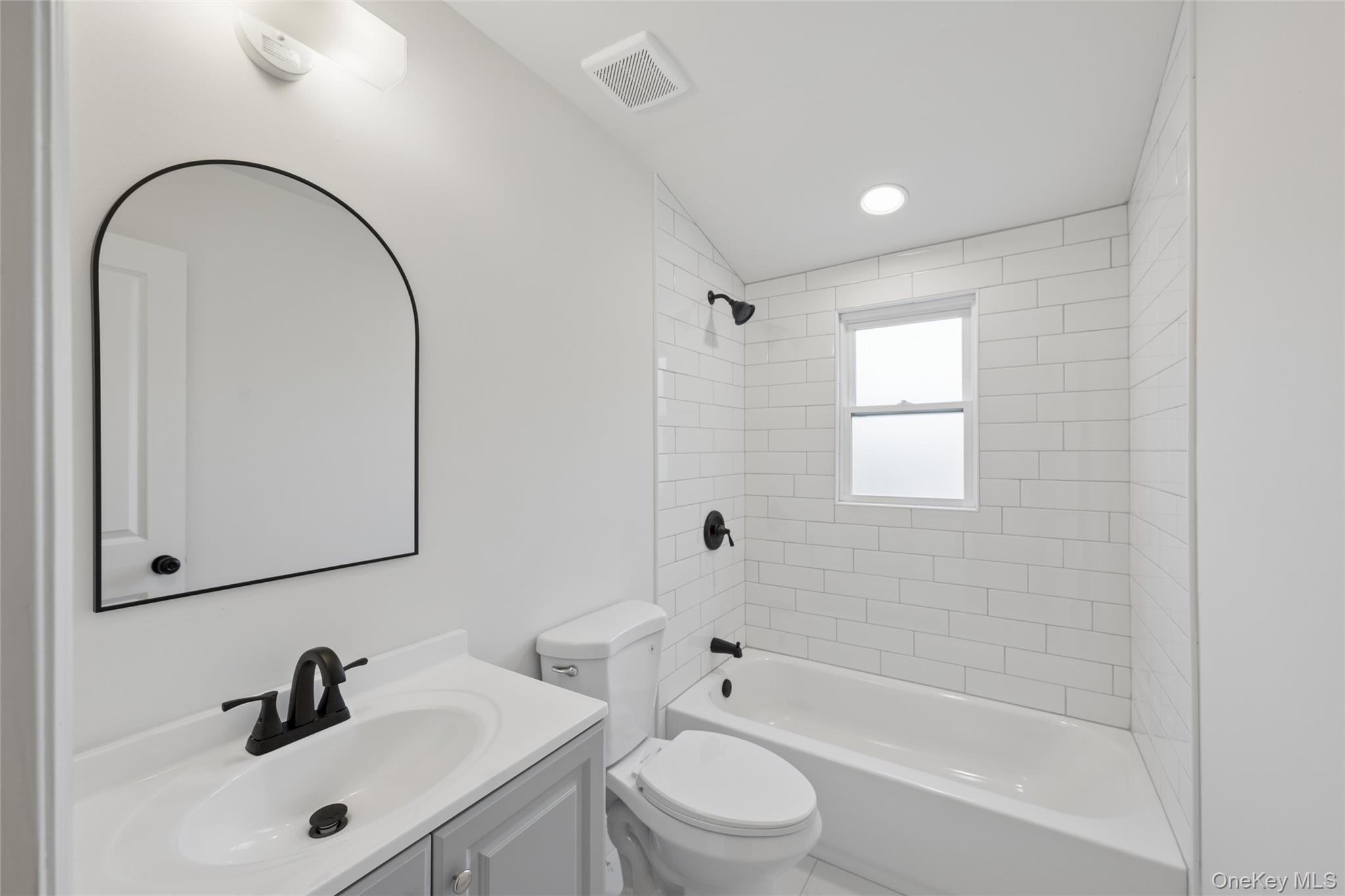 1223 Udall Road Bay Shore, NY 11706 - Photo 19 of 30 Gallery Image 19
