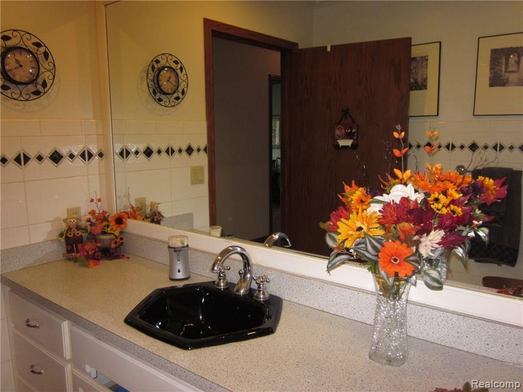 1596 Rulane Drive Lapeer, MI 48446 - Photo 22 of 27 IMG_1950.JPG