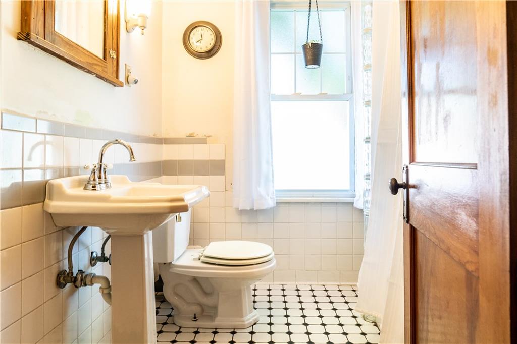 1679 Brodhead Road Coraopolis, PA 15108 - Photo 16 of 25 Gallery Image 16