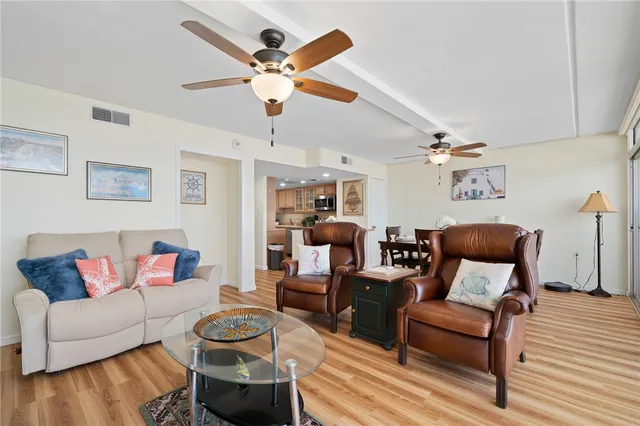 $328,000 | 4242 Gulfbreeze Boulevard, Unit 806, Corpus Christi, TX 78402