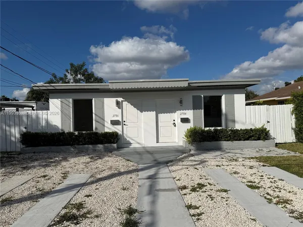 $800,000 | 2784 Southwest 31st Place, Miami, FL 33133