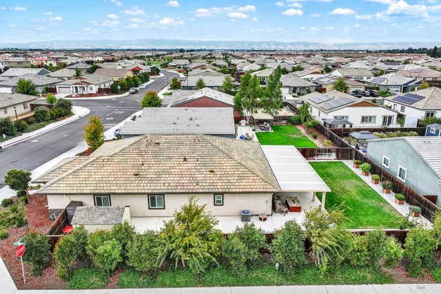 $725,000 | 970 Camelia Drive, Dixon, CA 95620