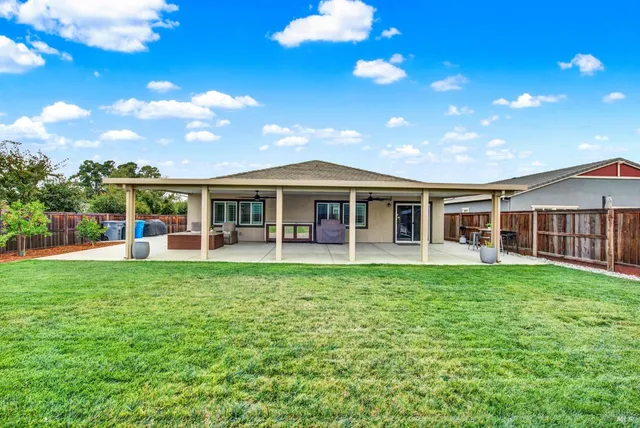 $725,000 | 970 Camelia Drive, Dixon, CA 95620