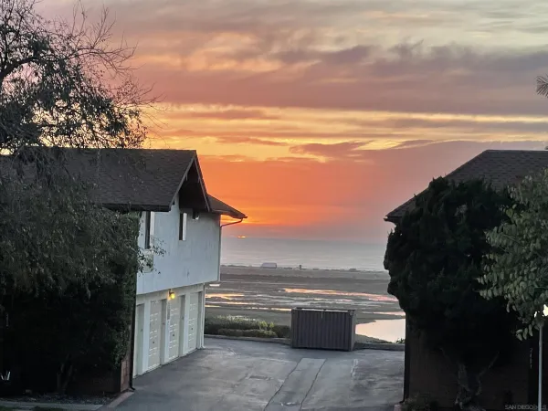 $995,000 | 2422 Caminito Ocean Cove, Cardiff, CA 92007