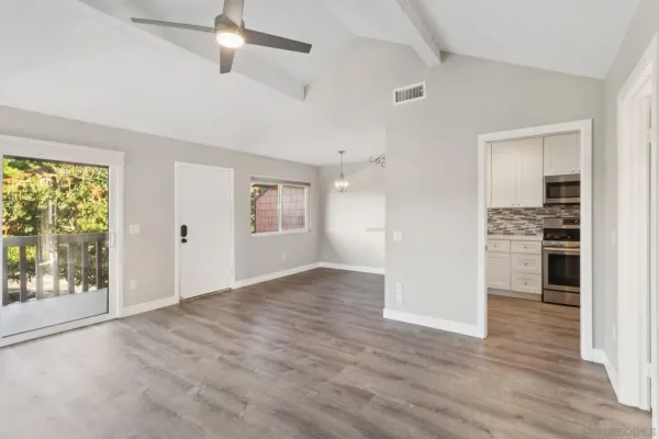 $995,000 | 2422 Caminito Ocean Cove, Cardiff, CA 92007