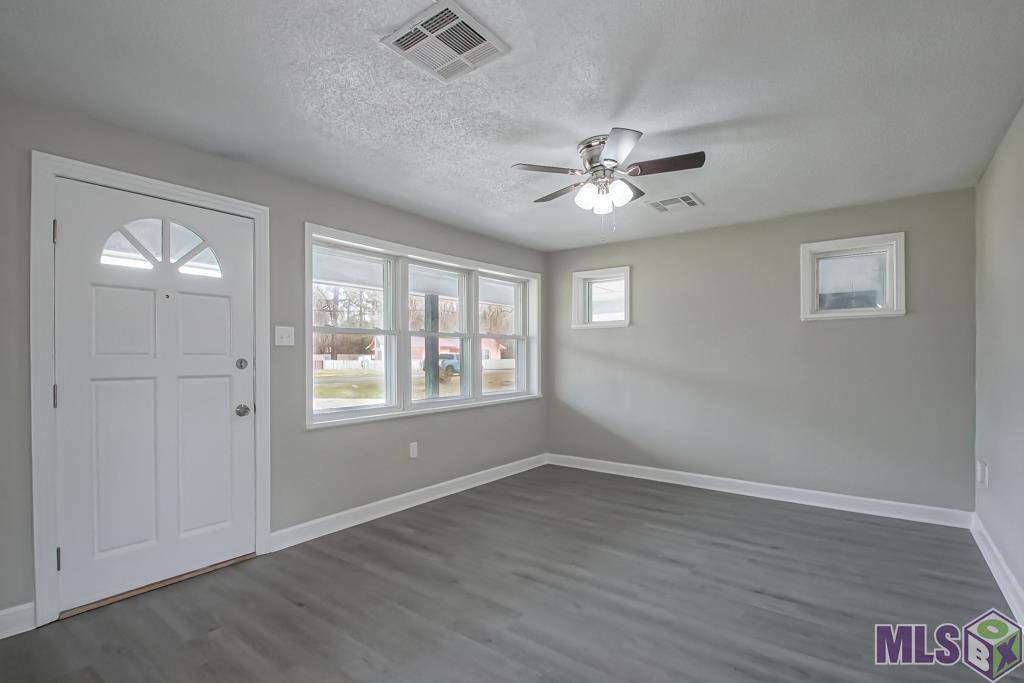 6754 Kleinpeter Road Baton Rouge, LA 70811 - Photo 6 of 29