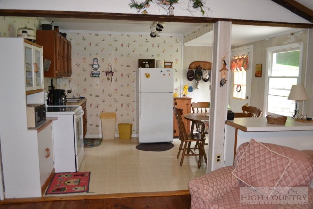 568 Rhymer Branch Road Deep Gap, NC 28618 - Photo 4 of 19 Gallery Image 4
