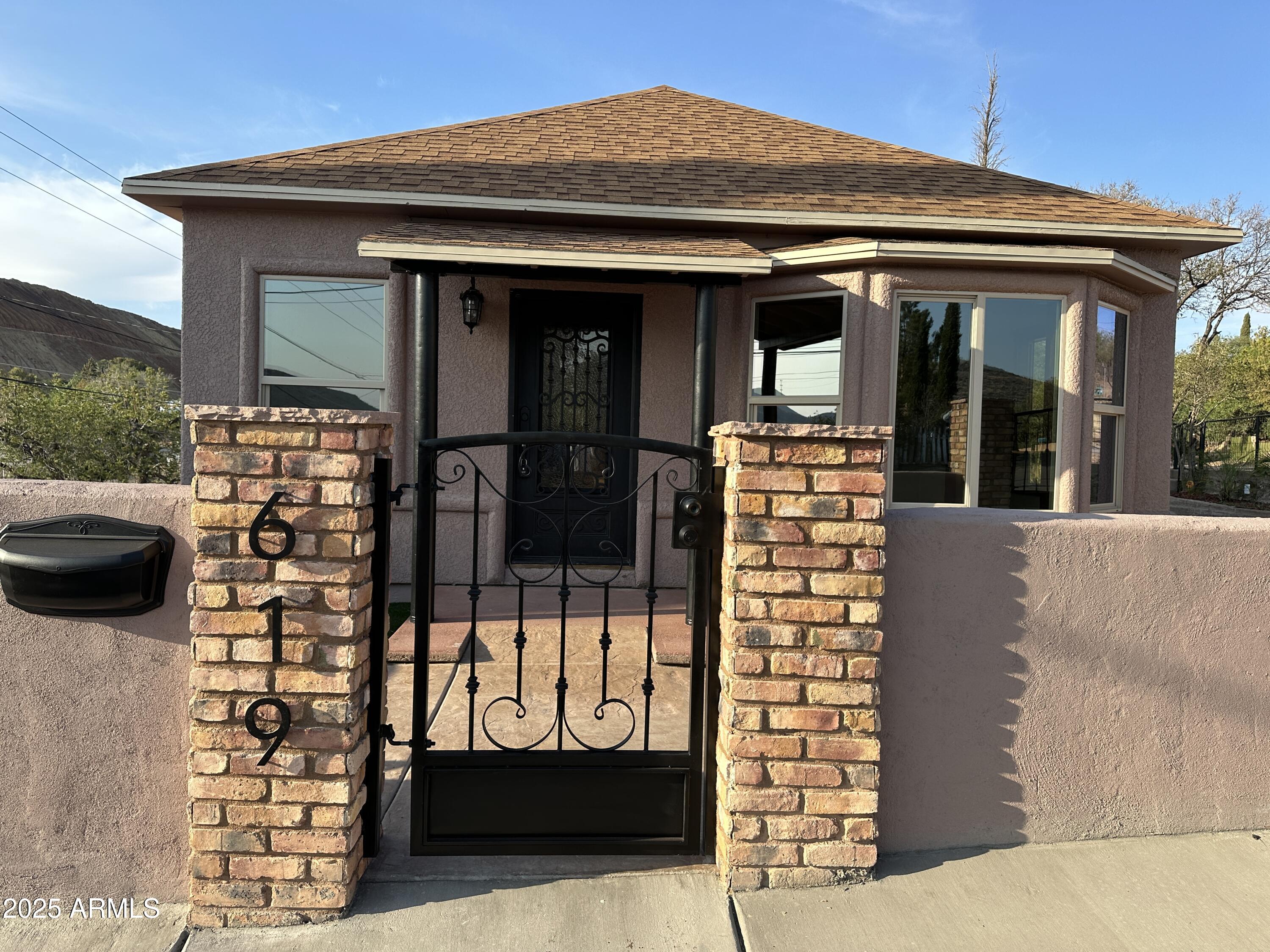 619 Briggs Avenue Bisbee, AZ 85603 - Photo 2 of 42 IMG_4162