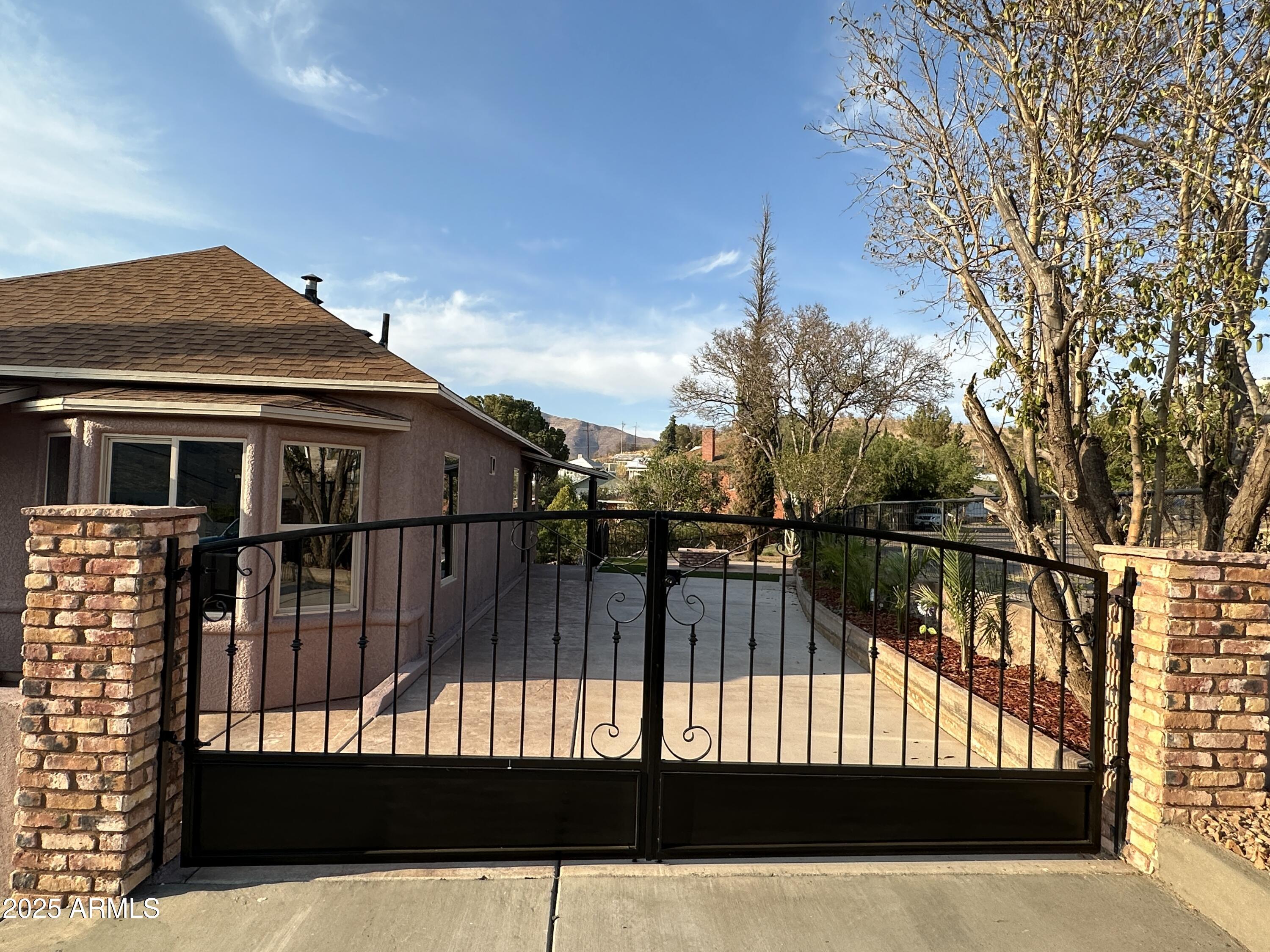 619 Briggs Avenue Bisbee, AZ 85603 - Photo 3 of 42 IMG_4165