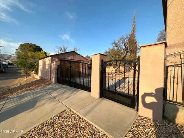 $329,500 | 619 Briggs Avenue, Bisbee, AZ 85603