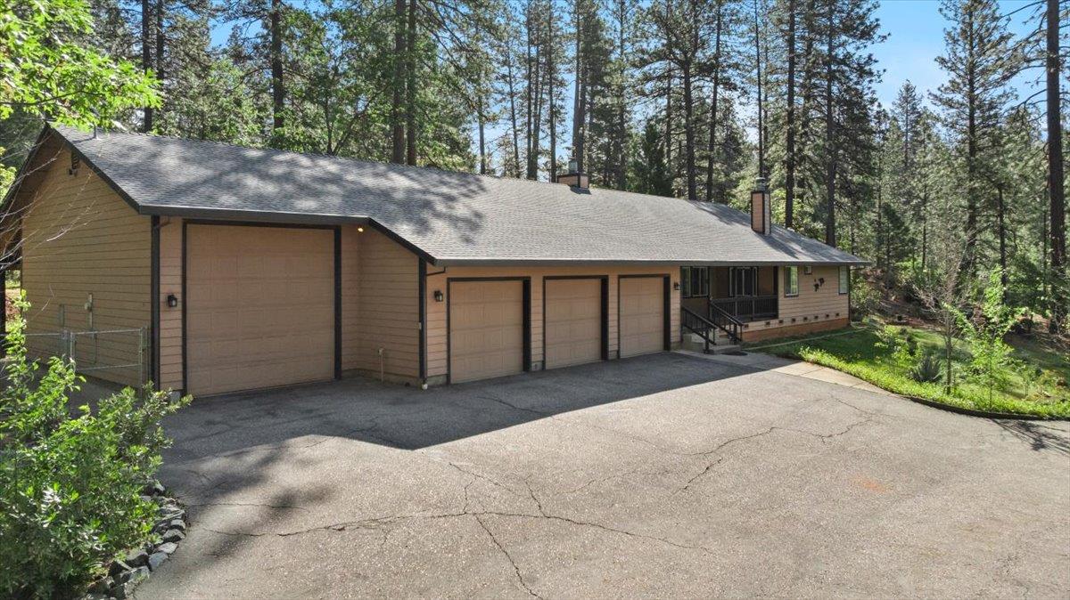 10128 Howe Avenue Grass Valley, CA 95949 - Photo 2 of 70