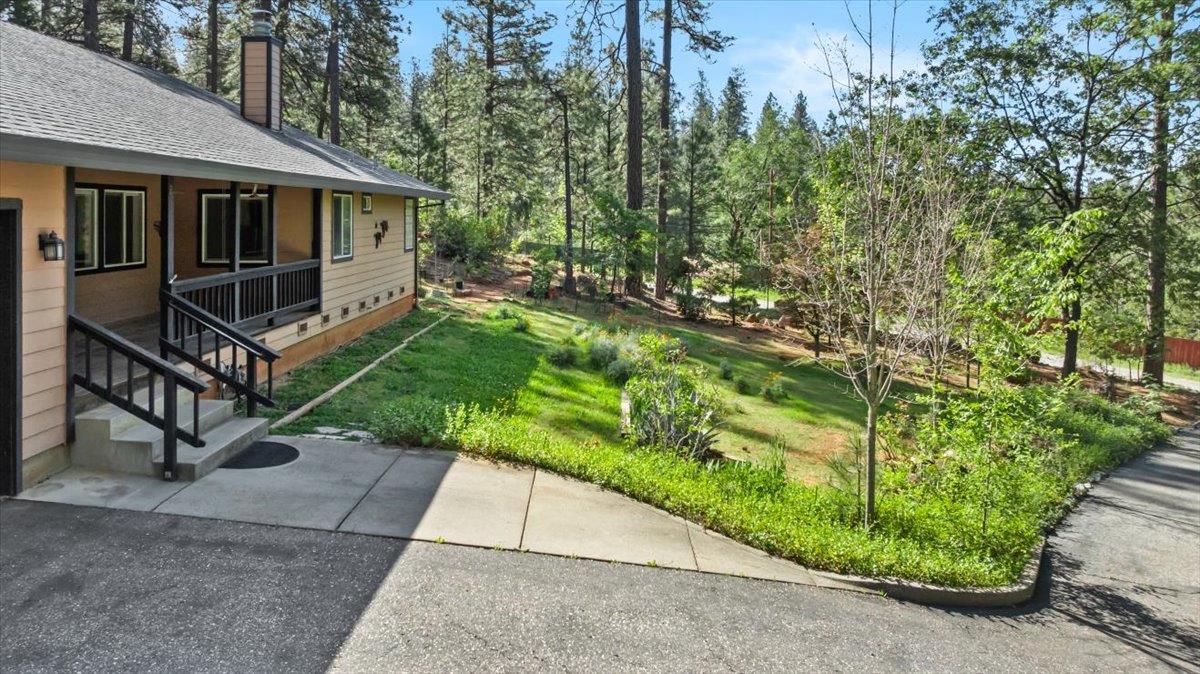 10128 Howe Avenue Grass Valley, CA 95949 - Photo 3 of 70