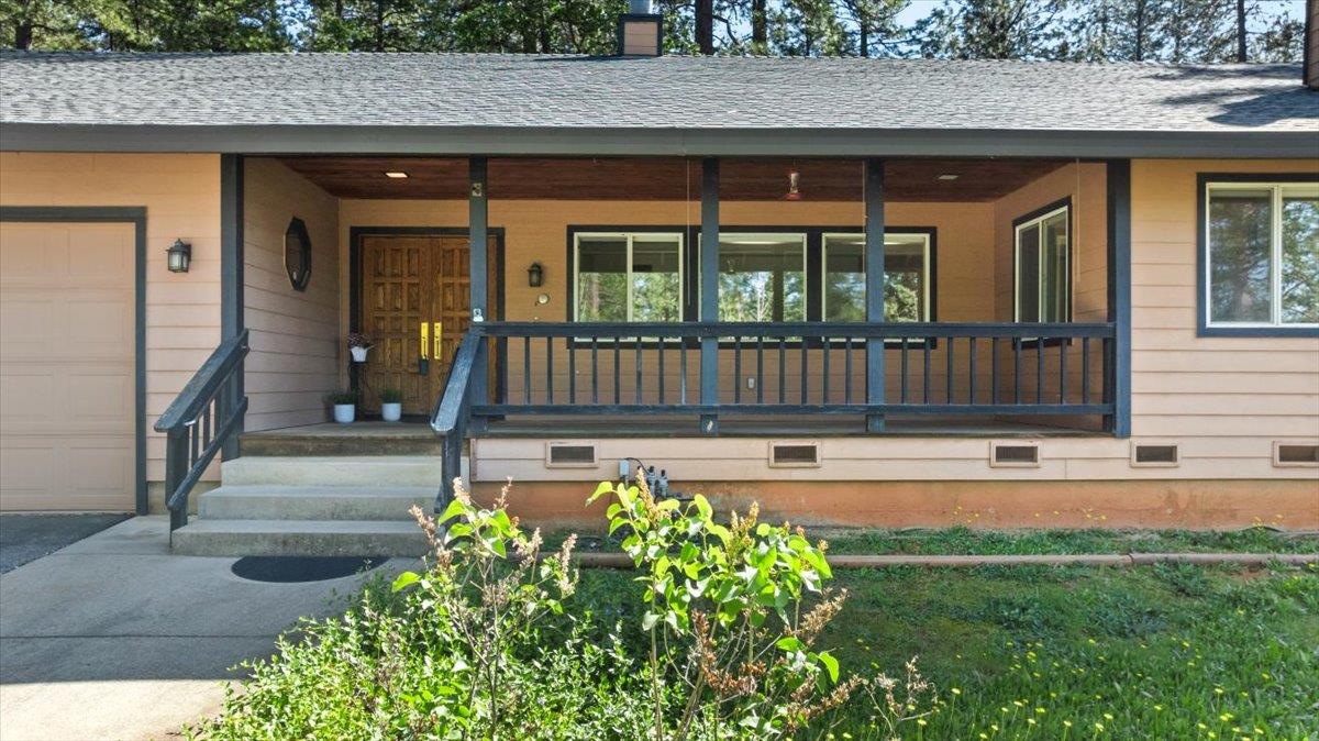 10128 Howe Avenue Grass Valley, CA 95949 - Photo 4 of 70