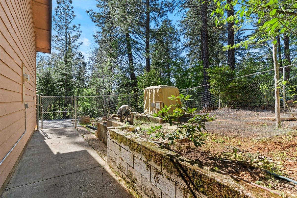 10128 Howe Avenue Grass Valley, CA 95949 - Photo 65 of 70