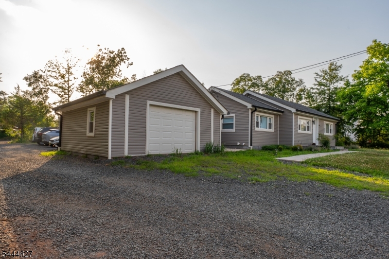 325 Roycefield Road Hillsborough, NJ 08844 - Photo 5 of 41