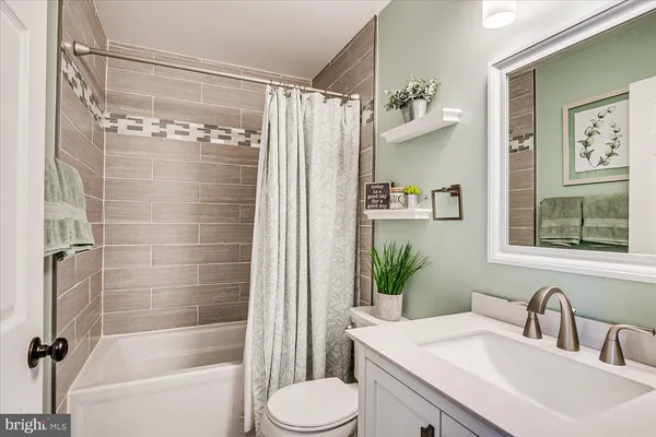 $585,000 | 37 Amesbury Court, Robbinsville, NJ 08691