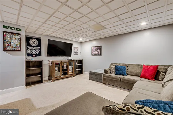 $585,000 | 37 Amesbury Court, Robbinsville, NJ 08691