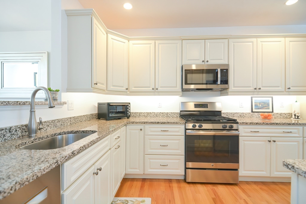 33 Hastings Road, Unit 33 Hudson, MA 01749 - Photo 3 of 36 Gallery Image 3