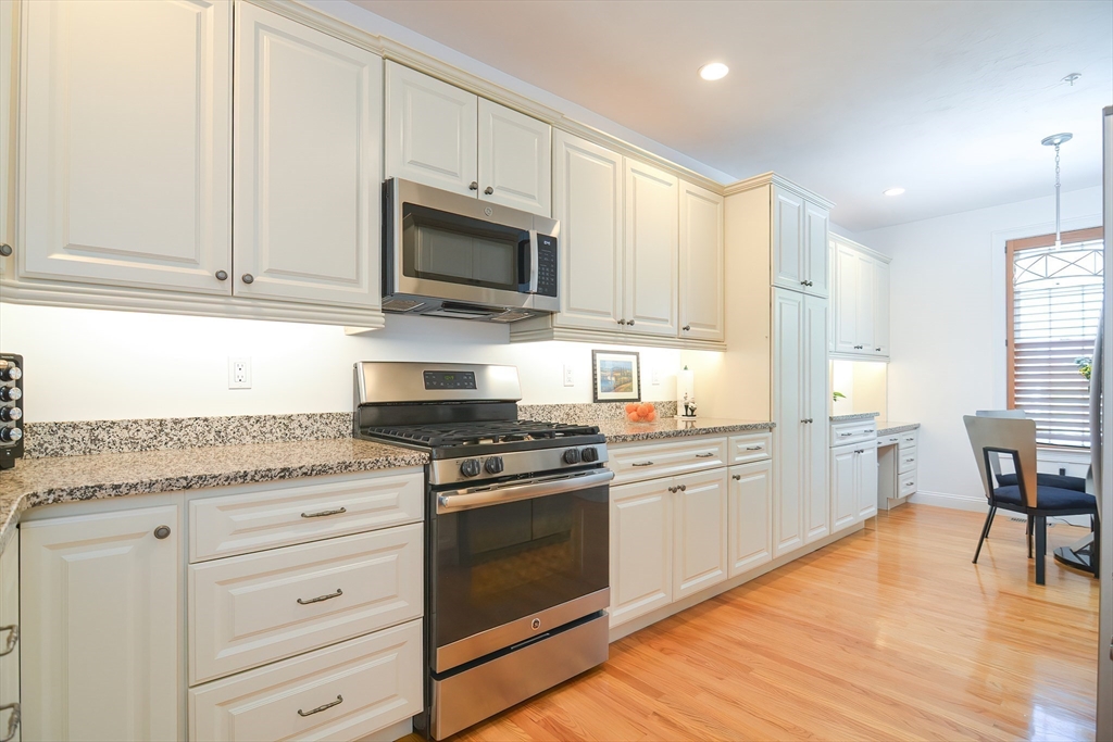33 Hastings Road, Unit 33 Hudson, MA 01749 - Photo 4 of 36 Gallery Image 4