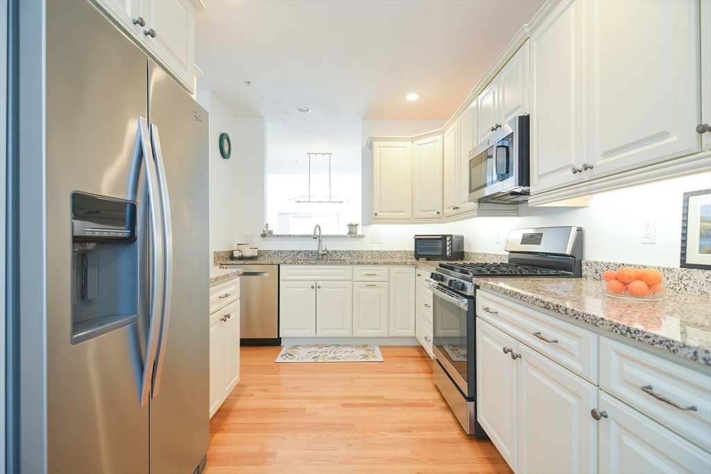 33 Hastings Road, Unit 33 Hudson, MA 01749 - Photo 5 of 36 Gallery Image 5