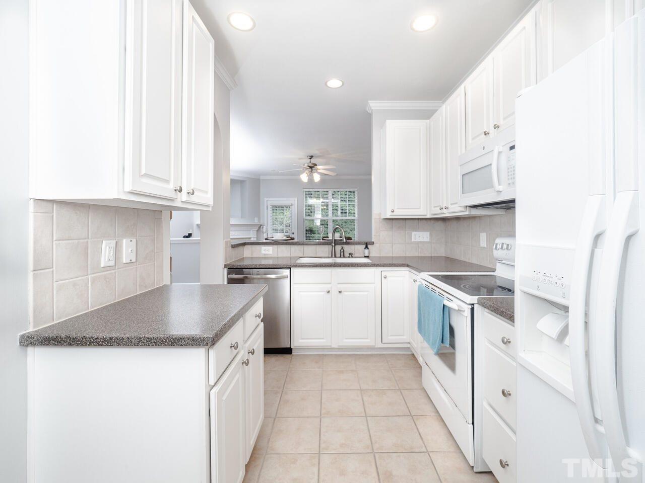 5113 Green Knight Court Raleigh, NC 27612 - Photo 6 of 25 Gallery Image 6