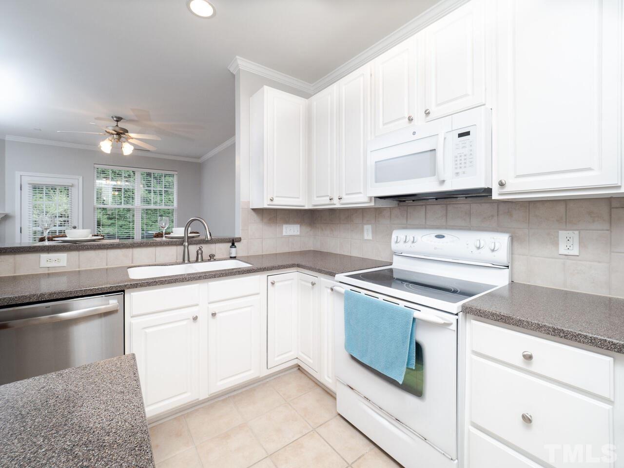 5113 Green Knight Court Raleigh, NC 27612 - Photo 7 of 25 Gallery Image 7