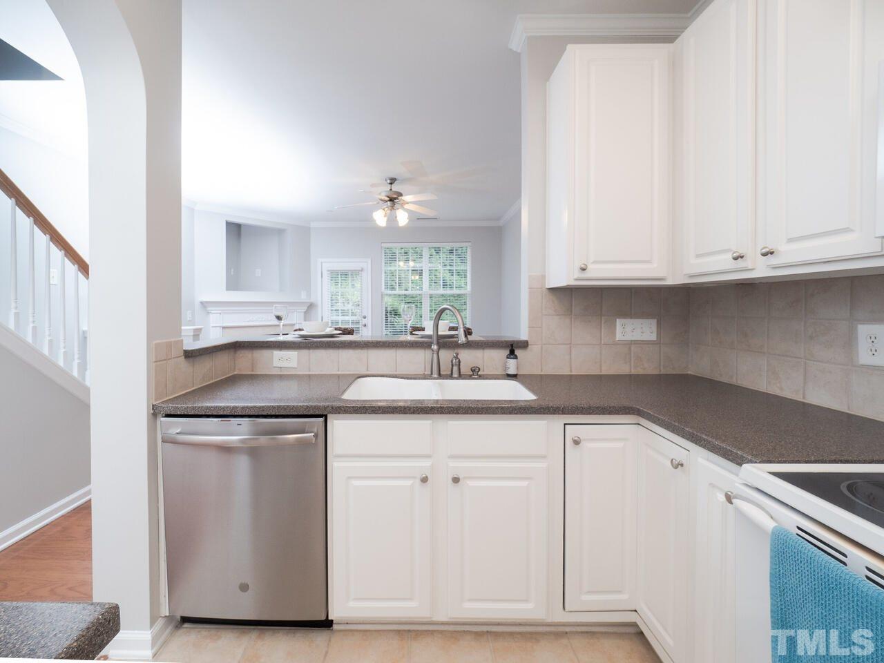 5113 Green Knight Court Raleigh, NC 27612 - Photo 8 of 25 Gallery Image 8