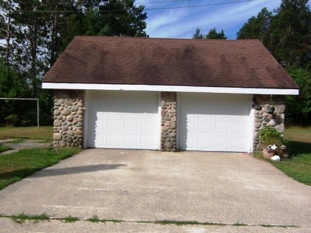 7771 River Road Evart, MI 49631 - Photo 4 of 29 Garage