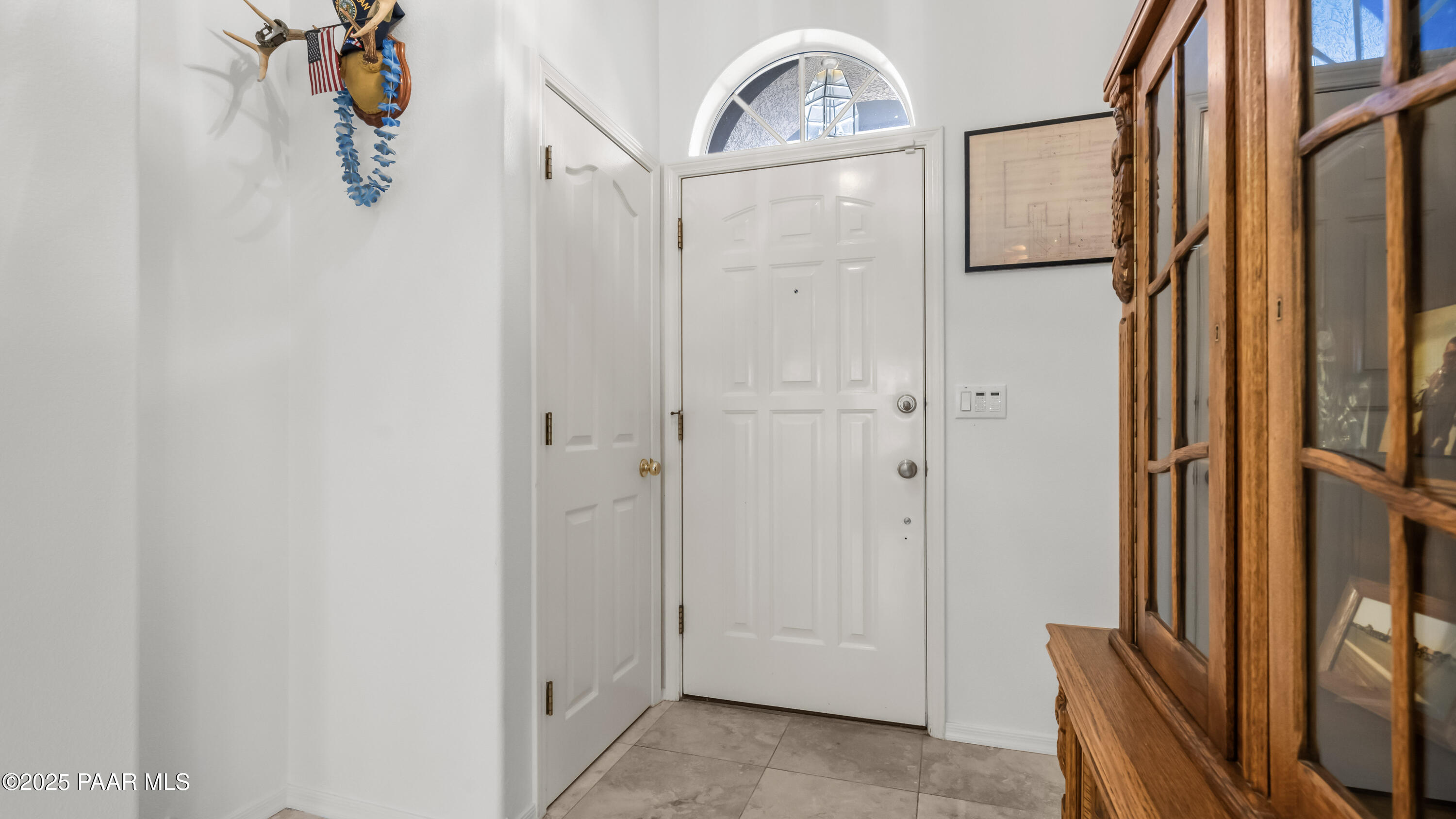11873 East Turquoise Circle Dewey, AZ 86327 - Photo 6 of 86 a view of a hallway with elevator