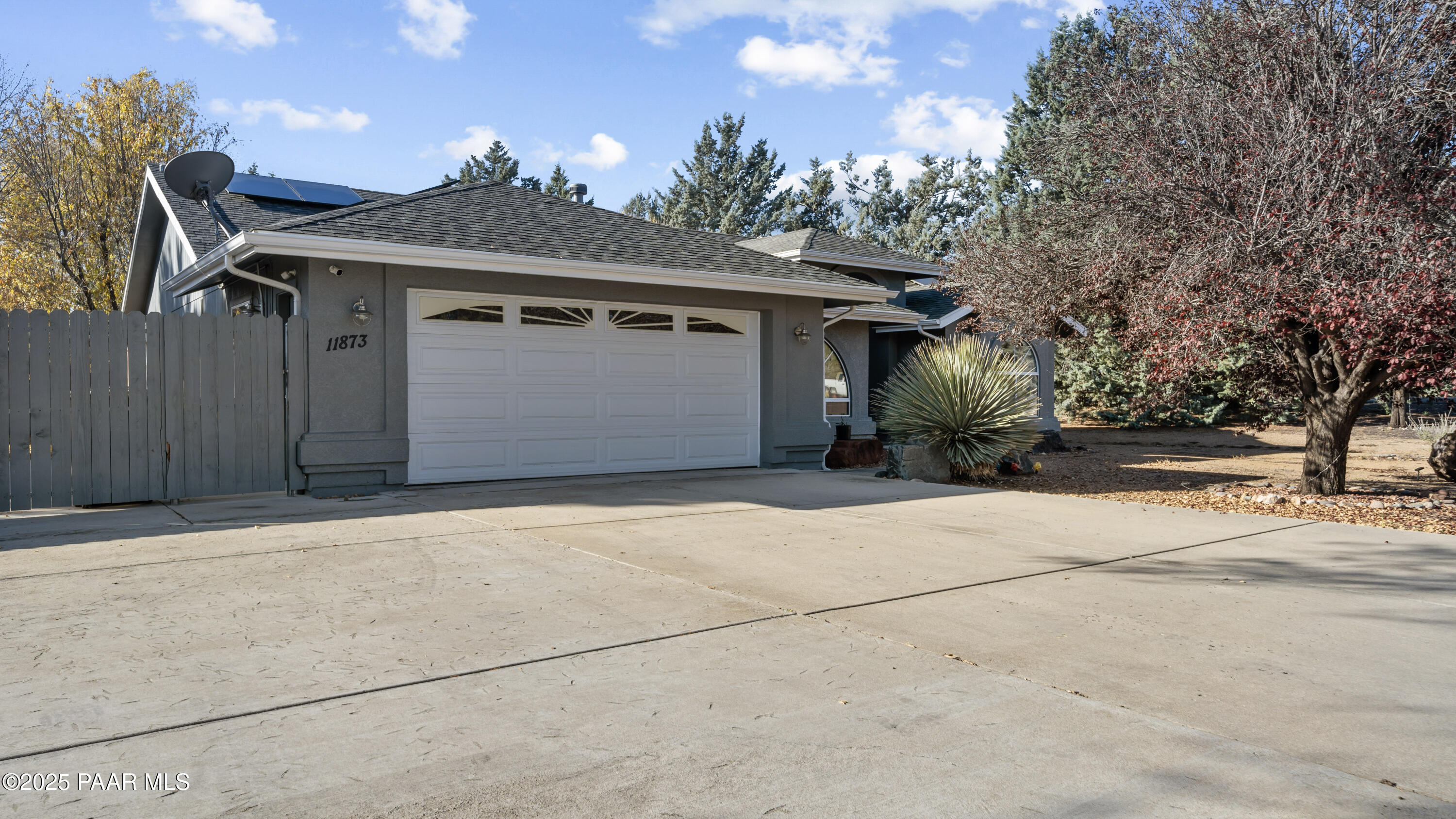 11873 East Turquoise Circle Dewey, AZ 86327 - Photo 65 of 86 front view of a house with a garage