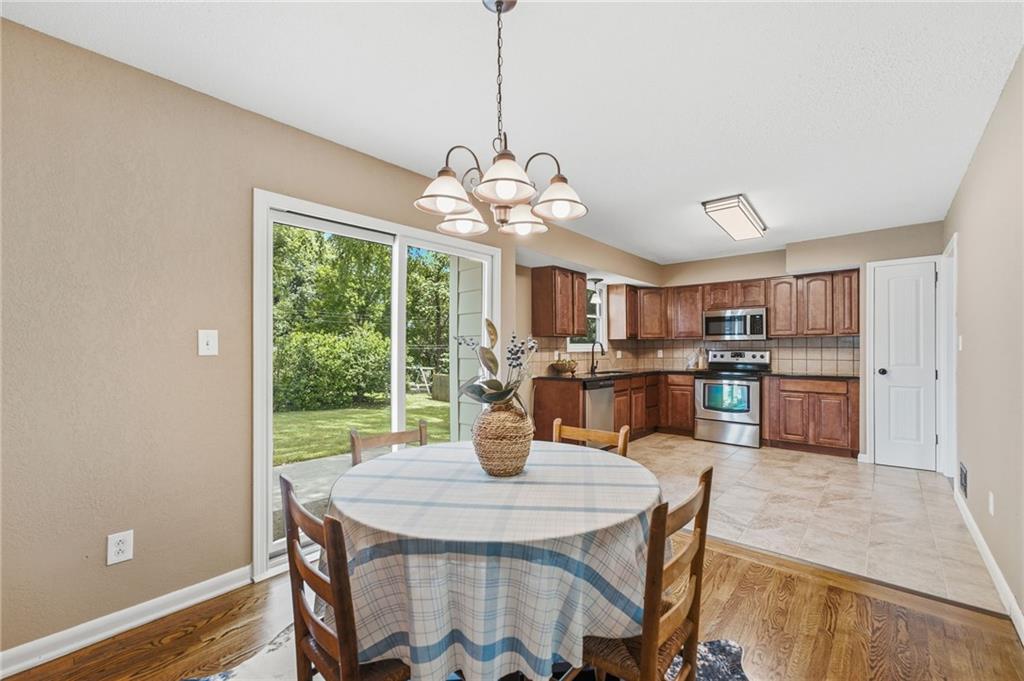 305 Southwest Marion Lane Lee's Summit, MO 64081 - Photo 11 of 39