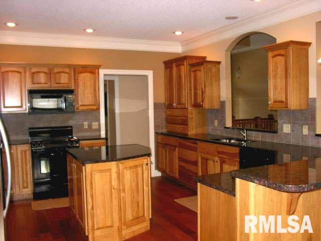 6321 Fairhaven Road Davenport, IA 52807 - Photo 5 of 9 Gallery Image 5