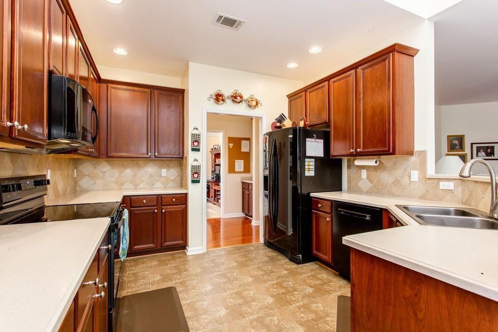 2870 Chadbourne Trail Alpharetta, GA 30004 - Photo 13 of 50