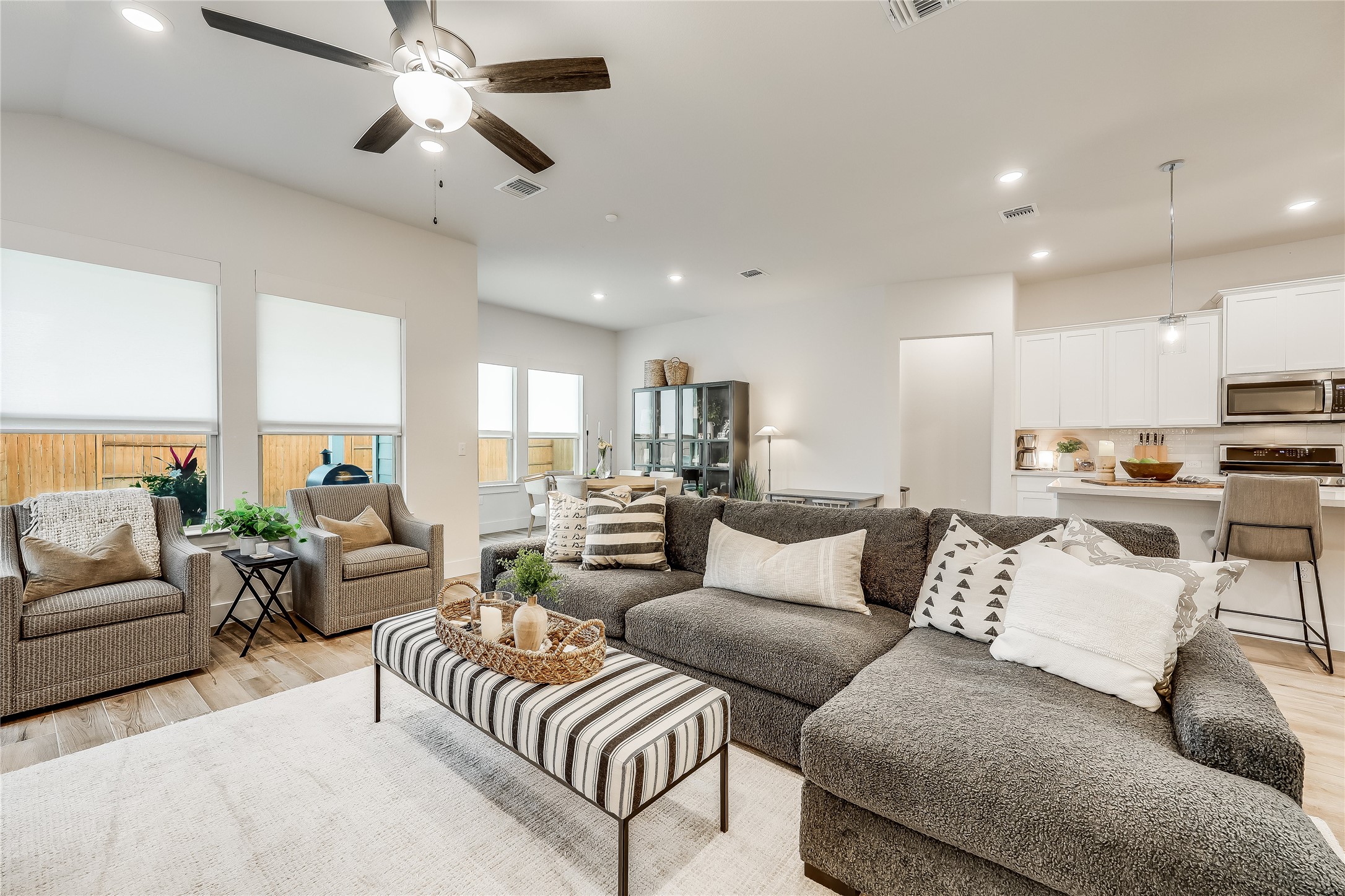 8400 Skytex Street Austin, TX 78744 - Photo 17 of 37