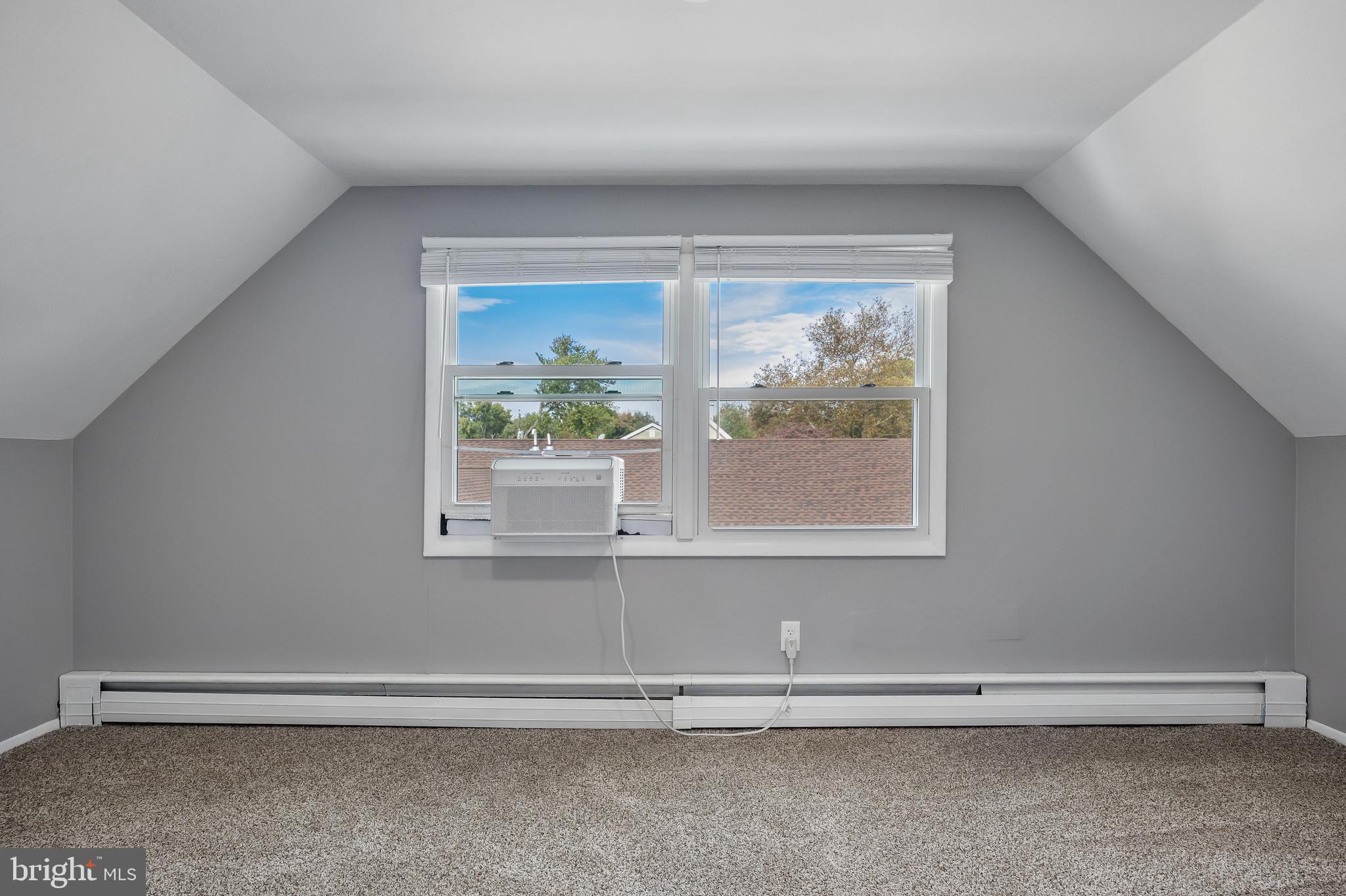 30 Babcock Lane Willingboro, NJ 08046 - Photo 17 of 35 an empty room with window