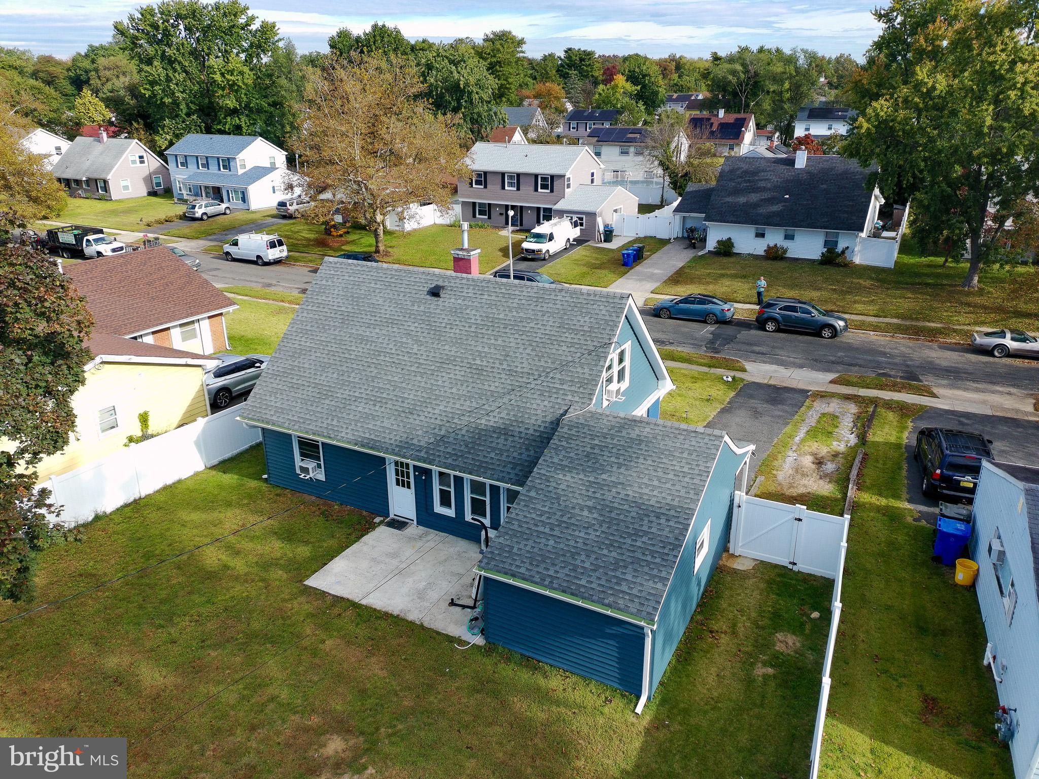 30 Babcock Lane Willingboro, NJ 08046 - Photo 30 of 35 an aerial view of a house with swimming pool garden and patio