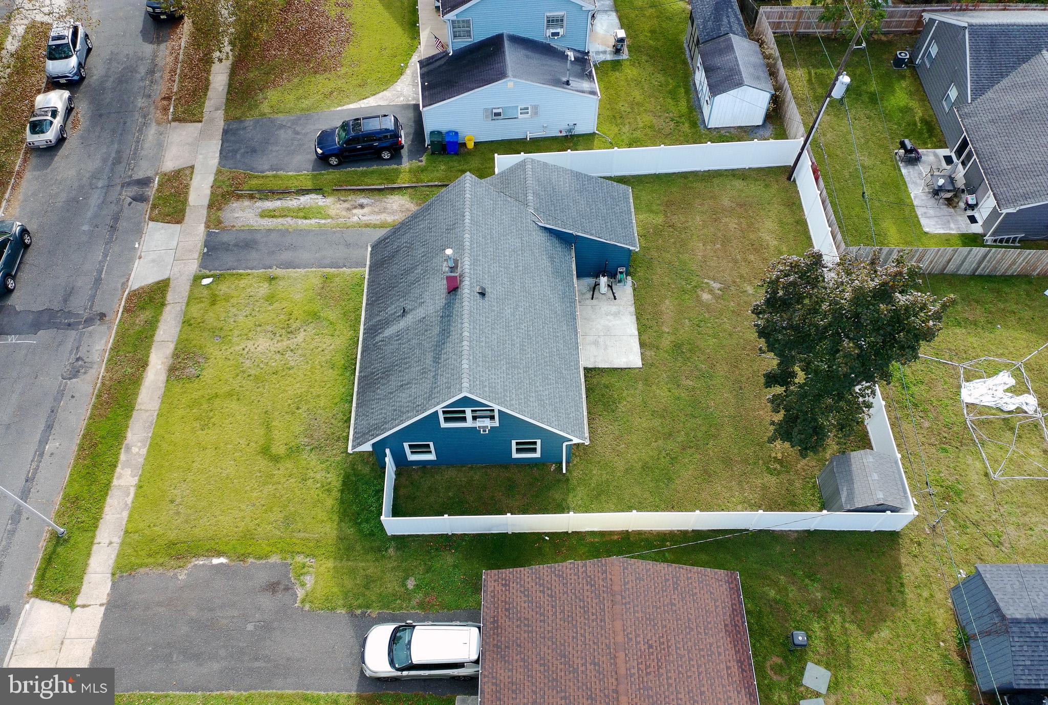 30 Babcock Lane Willingboro, NJ 08046 - Photo 33 of 35 an aerial view of a house with a swimming pool